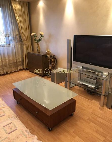 Apartament cu 3 camere decomandat, mobilat în Sălăjan