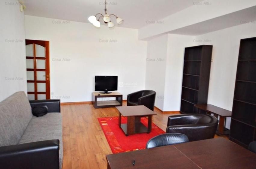 Apartament cu 3 camere decomandat, mobilat în Central