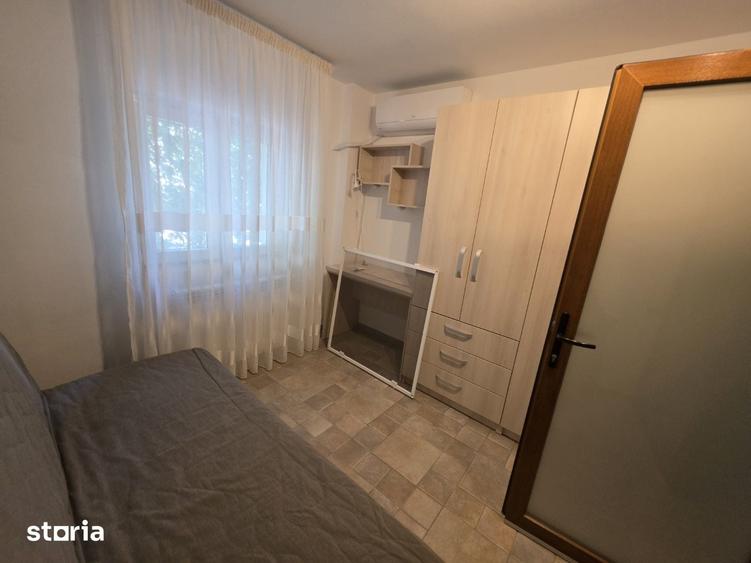 Apartament cu 4 camere decomandat în Colentina