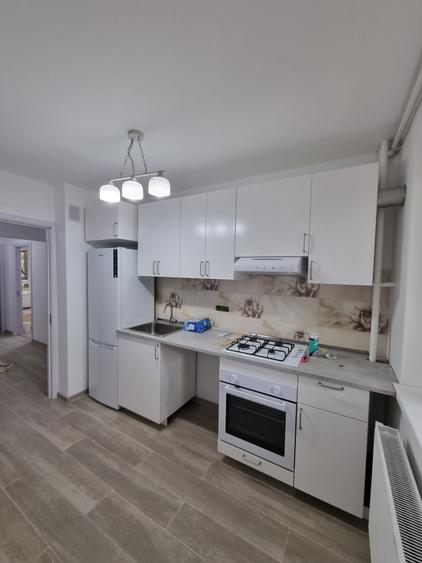 Apartament cu 3 camere decomandat în P-ța Reșița
