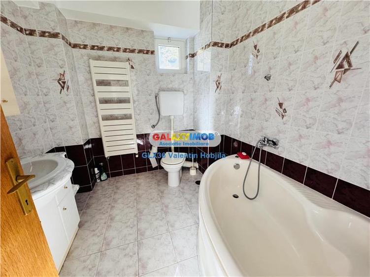 Casă cu 12 camere cu Garaj în Orizont