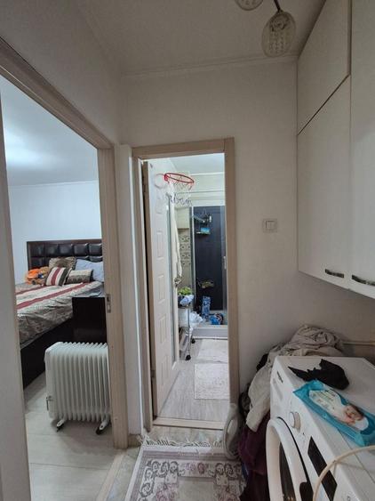 Apartament cu 3 camere semidecomandat, mobilat în City Park Mall