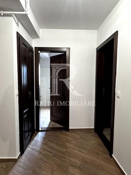 Apartament cu 3 camere decomandat, mobilat în Ultracentral