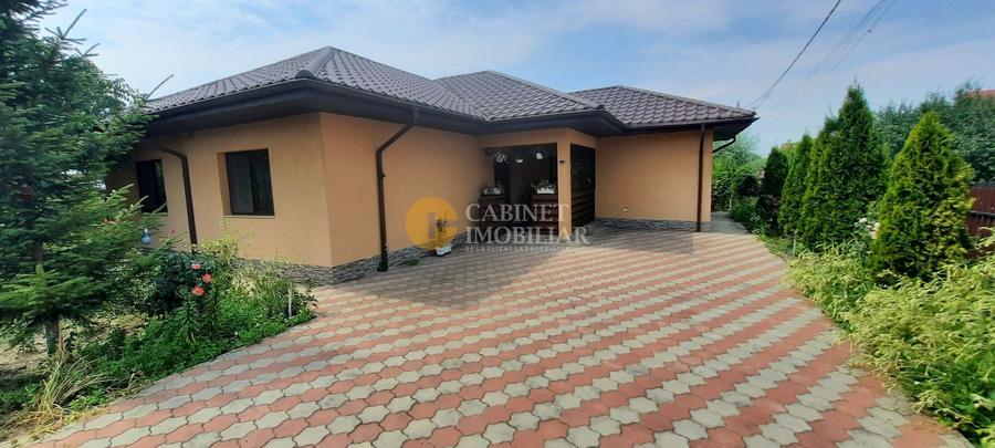 Casă individuală cu 4 camere cu Canalizare în Vocotești
