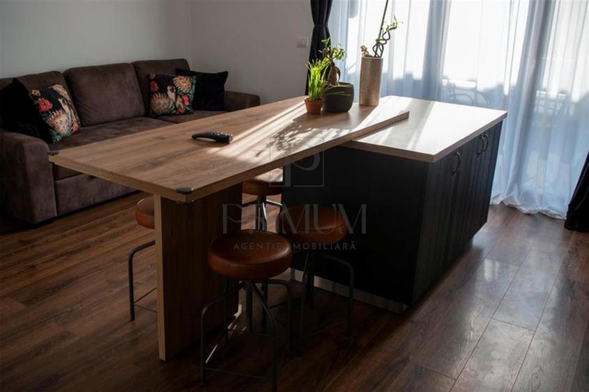 Apartament cu 3 camere decomandat, mobilat în Dumbrăvița