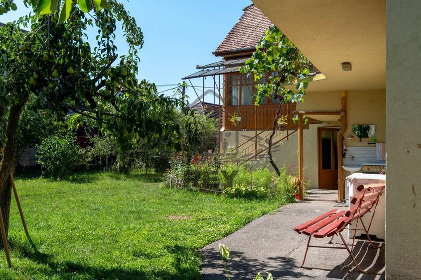 Casă individuală cu 8 camere cu Canalizare în Terezian