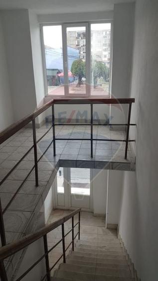 Spațiu comercial, de 120 mp, în Central
