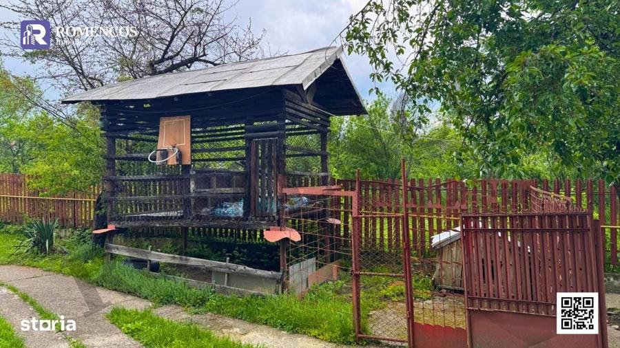 Casă cu 4 camere cu Teren 4100 Mp în Central