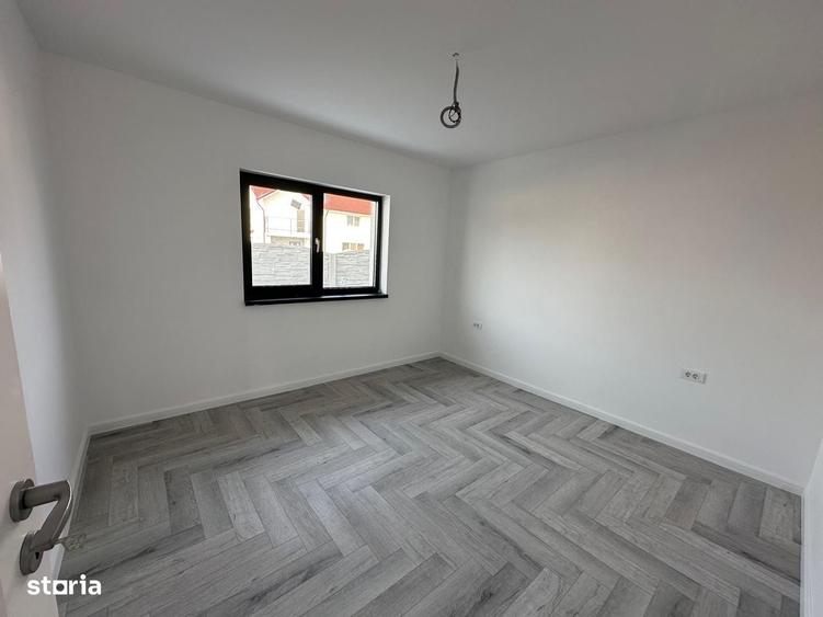 Casă cu 4 camere cu Teren 400 Mp în Clinceni