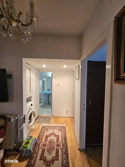 Apartament cu 4 camere decomandat în Hala Centrală