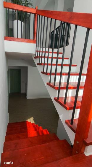 Casă cu 5 camere cu Teren 1000 Mp în Central