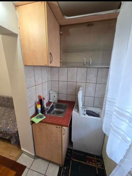 Garsonieră nedecomandată, mobilată în Lipovei