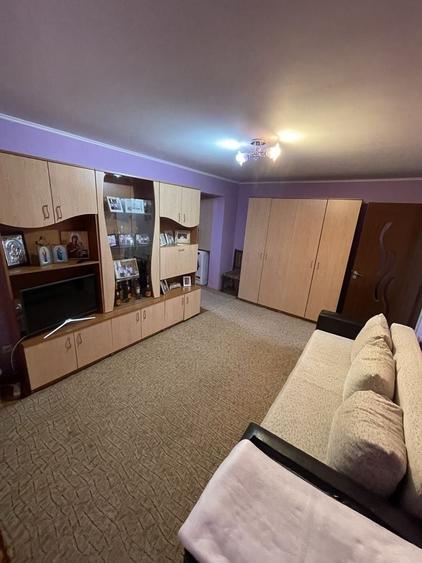 Apartament cu 3 camere semidecomandat în Kogălniceanu