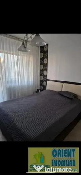 Apartament cu 3 camere decomandat în Casa de Cultură