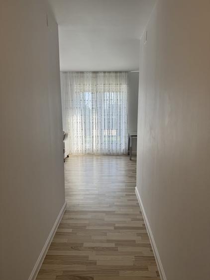 Apartament cu 3 camere semidecomandat în Titan