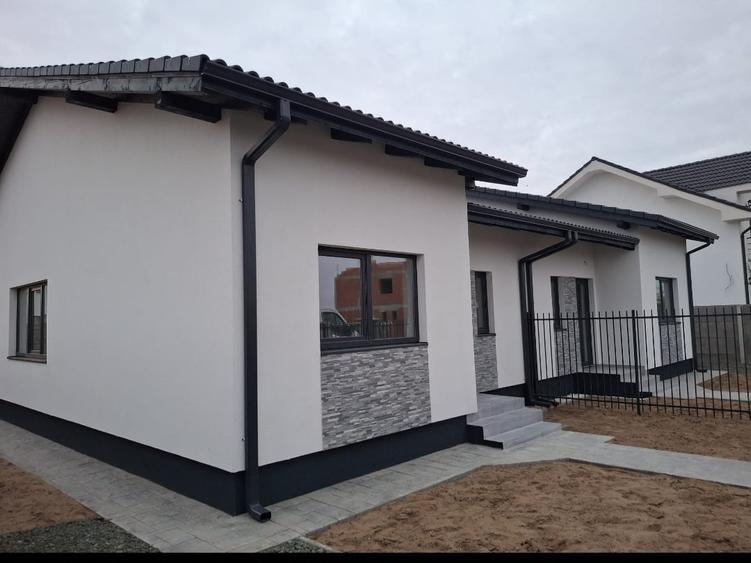 Duplex cu 2 camere cu Canalizare în Moșnița Veche