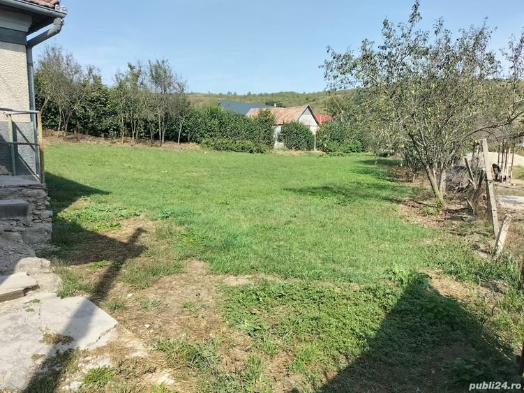 Casă cu 2 camere cu Teren 1300 Mp în Central