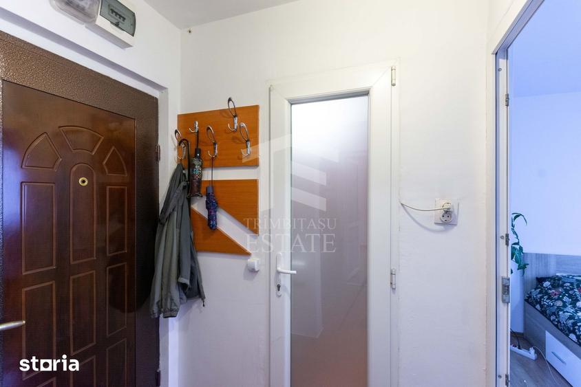 Apartament cu 2 camere decomandat, mobilat în Tei