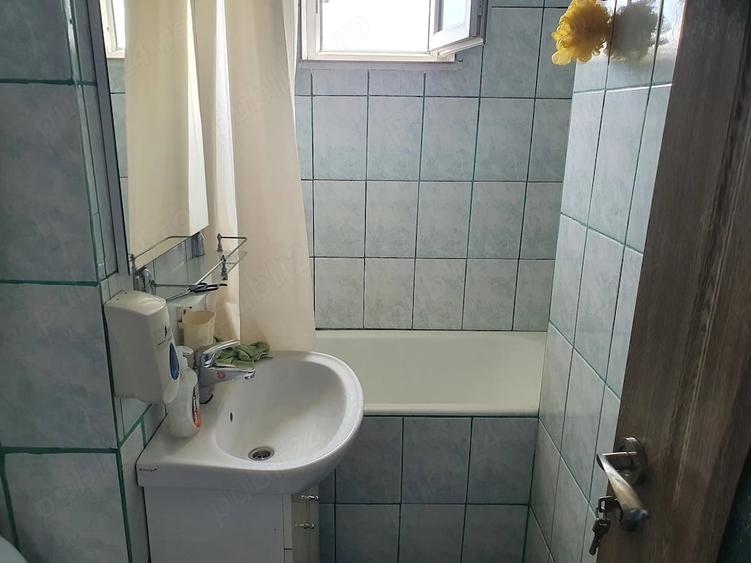 Apartament cu 3 camere decomandat în Ostroveni