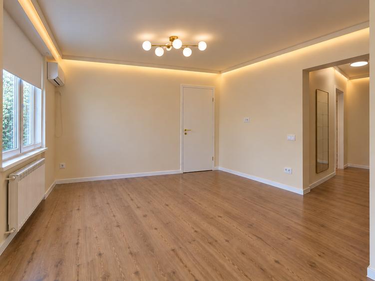 Apartament cu 3 camere semidecomandat în Drumul Taberei