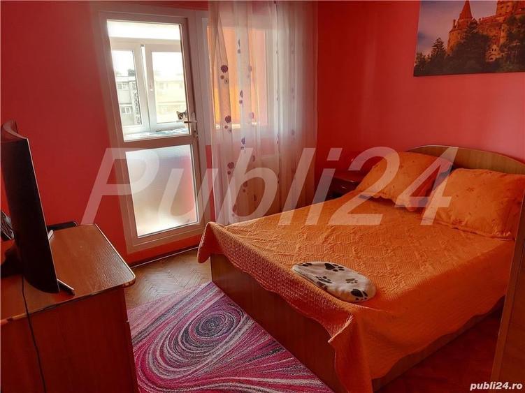 Apartament cu 3 camere decomandat în Rovine