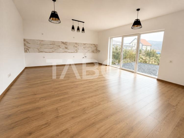 Duplex cu 3 camere cu Canalizare în Tălmaciu