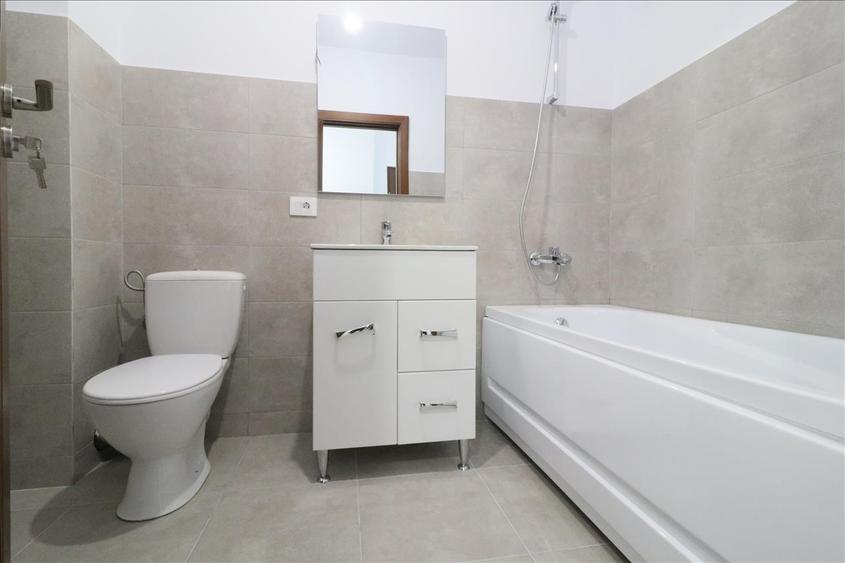 Apartament cu 4 camere decomandat în Păcurari
