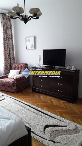 Casă individuală cu 3 camere cu Canalizare în Central