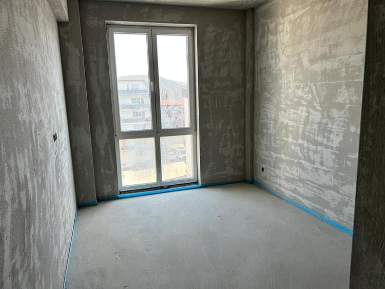 Apartament de 3 camere semifinisat/CF / 72,04 mp, balcon 4,20 mp, zona VIVO - 5