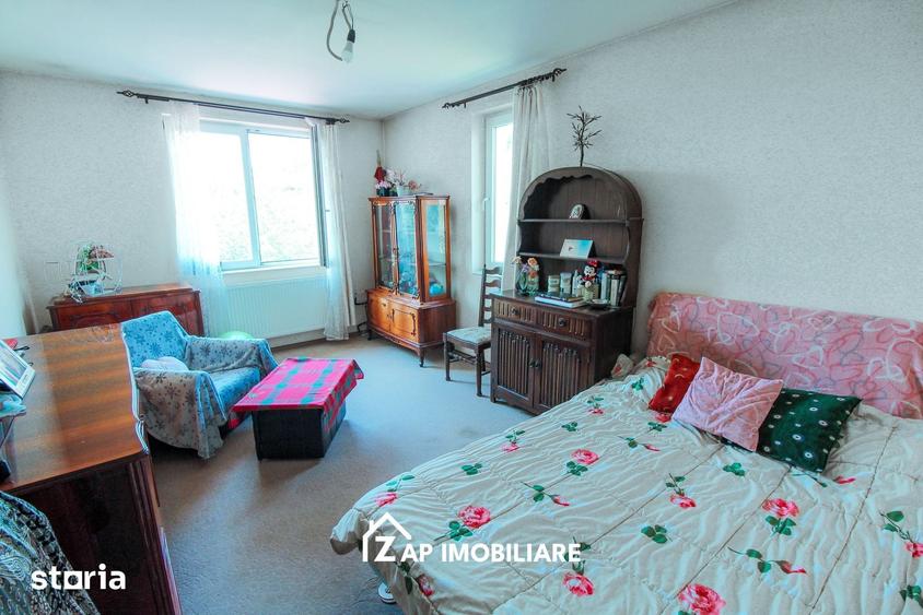Casă cu 5 camere cu Teren 900 Mp în Unirii