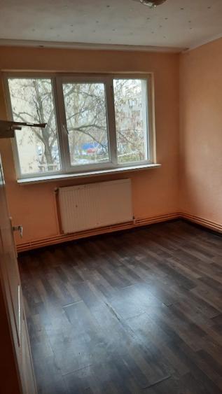 Apartament cu 2 camere semidecomandat în Viziru 2