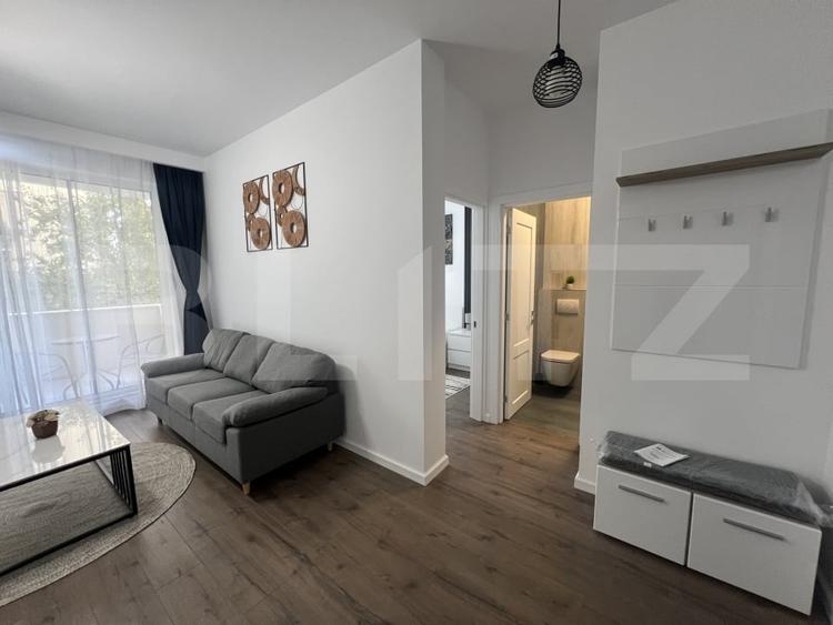 Apartament cu 2 camere semidecomandat, mobilat în Florești