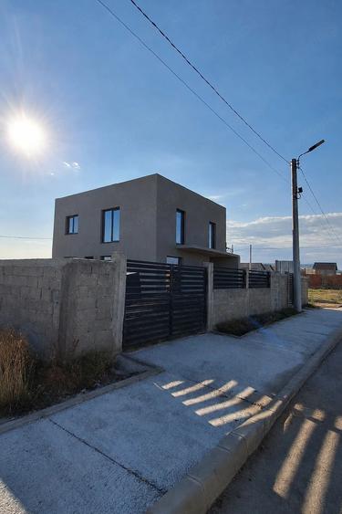 Casă cu 4 camere cu Teren 270 Mp în Periferie