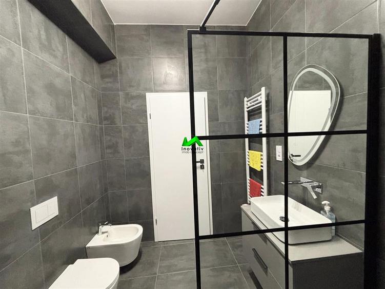 Apartament cu 3 camere decomandat, mobilat în Hipodrom 3