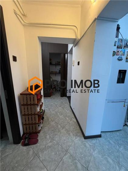 Apartament cu 3 camere decomandat, mobilat în Sud