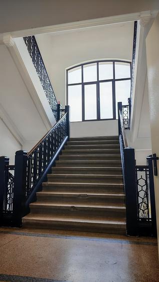 Birou, de 47.299999237061 mp, în Universitate