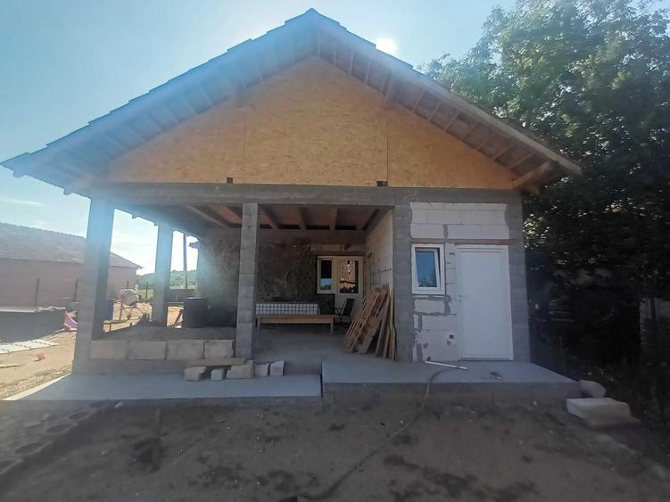 Casă cu 2 camere în Central