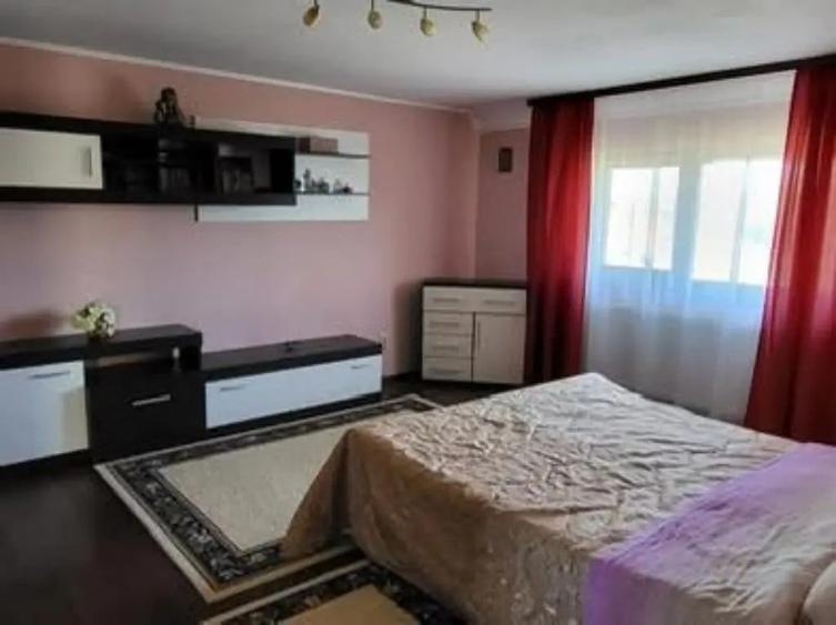 Casă cu 5 camere în Săucești