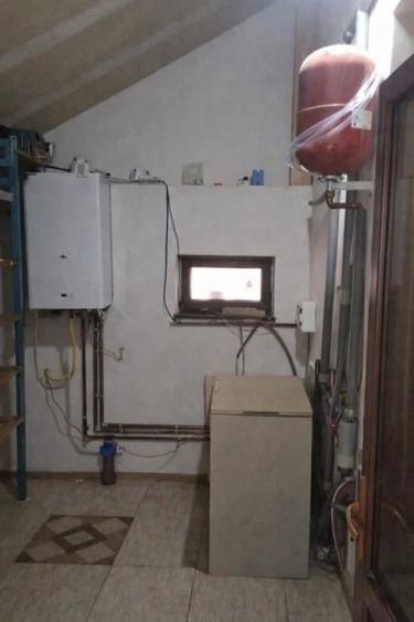 Casă cu 5 camere cu Teren 553 Mp în Stupini