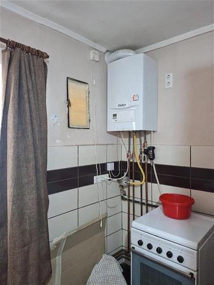 Apartament cu 3 camere decomandat în Bucovina