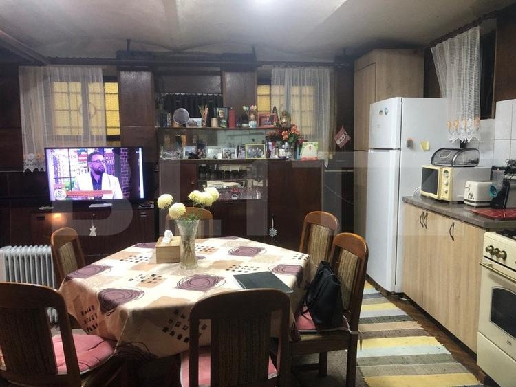 Casă individuală cu 4 camere cu Canalizare în Central