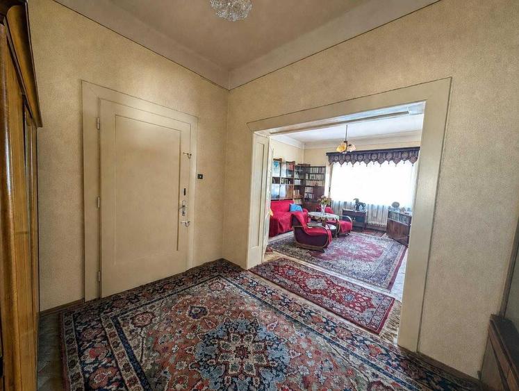 Apartament cu 3 camere decomandat în Ultracentral