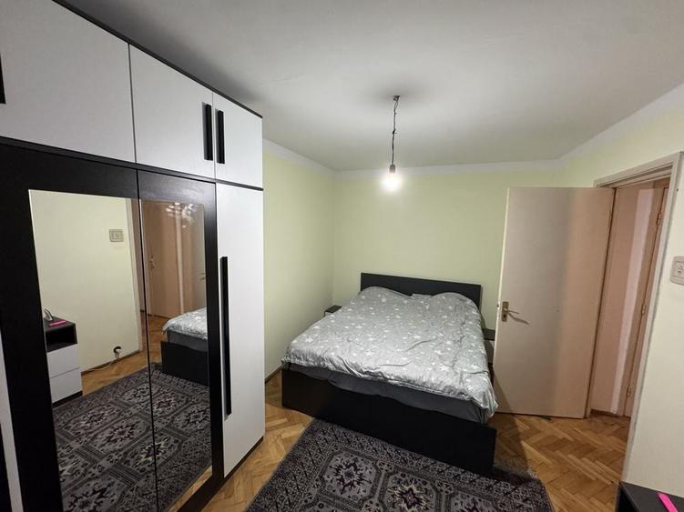 Apartament cu 2 camere nedecomandat în Podul de Piatră