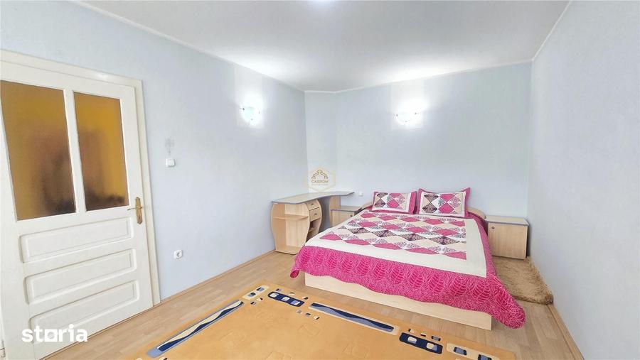 Casă cu 7 camere cu Teren 1384 Mp în Micro 17