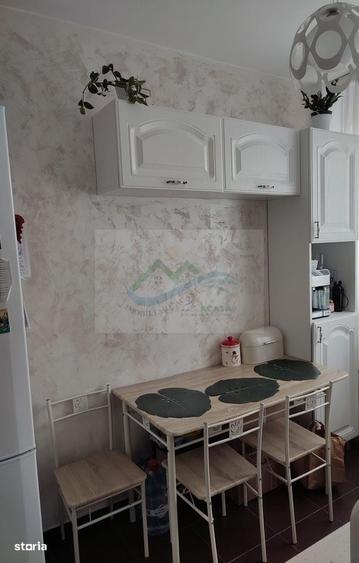 Apartament cu 3 camere decomandat în Ipotești