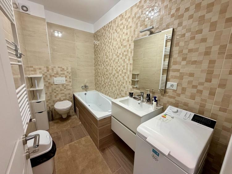 Apartament cu 3 camere decomandat, mobilat în Cristian