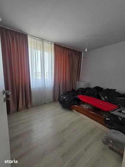 Casă cu 3 camere cu Teren 110 Mp în Dobroești