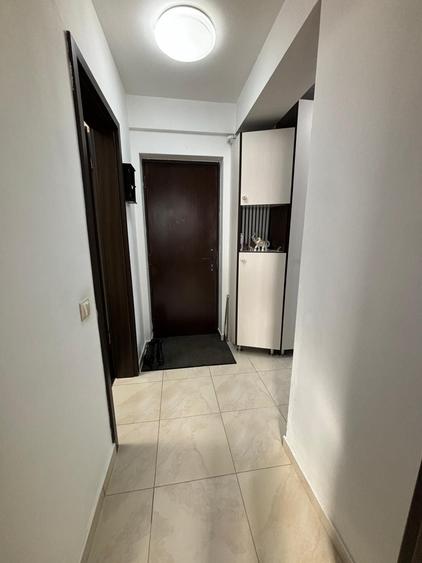 Apartament cu 3 camere semidecomandat în Bragadiru