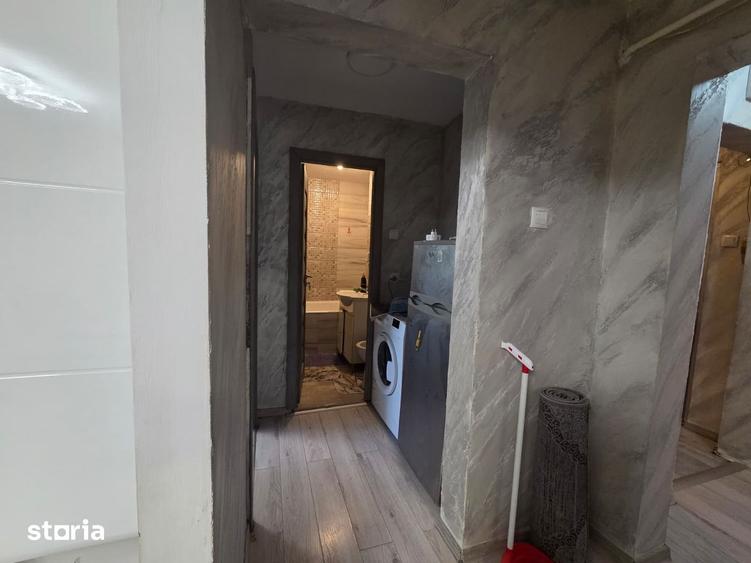 Apartament cu 3 camere decomandat în Mircea cel Bătrân