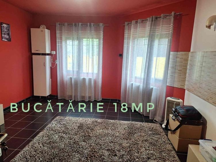 Casă cu 5 camere cu Teren 1325 Mp în Central